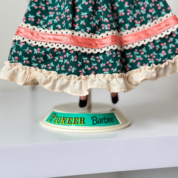 Vintage 1994 Pioneer Barbie American Stories Special Edition Doll - Picture 3 of 5
